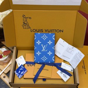 320¥ Premium Full-Steel Wallet, Authentic Design, Top-Grain Cowhide, 163 Dynamic, Boutique-Matching Packaging, Complete Set as Pictured: Packaging, Certificate of Authenticity, Copper Electronic Tag, Gift Bag! M26059 Medium Blue